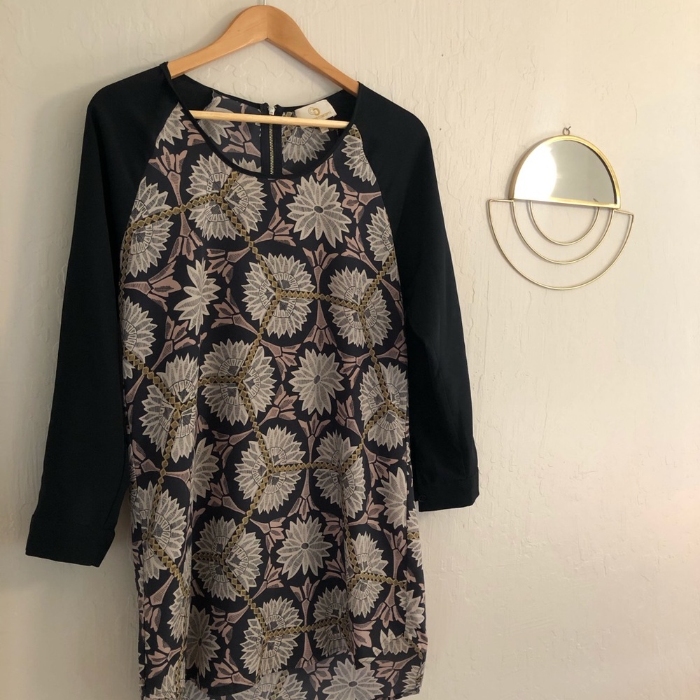 Multi-colored tunic. Great, light material.